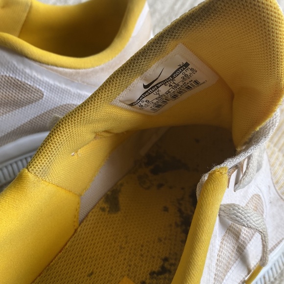 Nike Free 4.0 V3 Livestrong Athletic Shoes - Picture 6 of 9